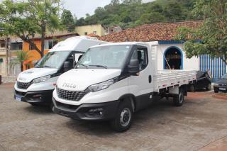 38 - Van para a Saúde e 1 caminhão para a Agricultural