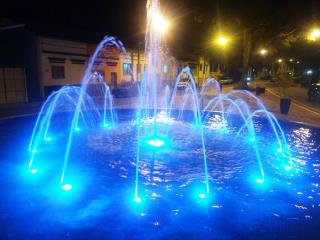 64 - Nova Fonte Luminosa - Praça Antonio Nogueira Santos, Centro de Paraibuna.