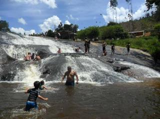 50 - Cachoeira do Alegre - Bairro do Alegre, zona rural de Paraibuna. Foto - ACT Prefeitura de Paraibuna