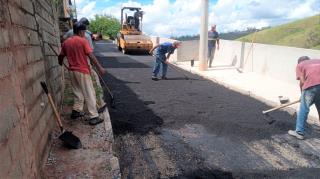 08 - Muro de arrimo na Rua Lino Moreira Leal e a recomposição da via Rua Alcides Alves Pereira (4)