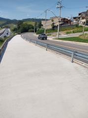 85 - Trecho da ciclovia no Jardim Primavera, após a reforma para maior segurança dos usuários.