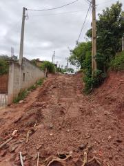 86 - Rua Arthur Navajas Júnior no bairro do São Guido, antes do calçamento.