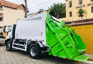 09 - Primeiro caminhão zero km adquirido pelo Governo Municipal, em 2020.