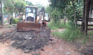 Ruas e acessos do Goiabal recebem serviços de emergência