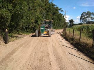 Estrada dos Nogueiras recebe atendimento de emergência