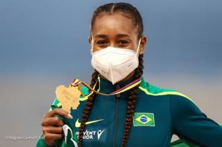 Ketiley Batista conquista ouro