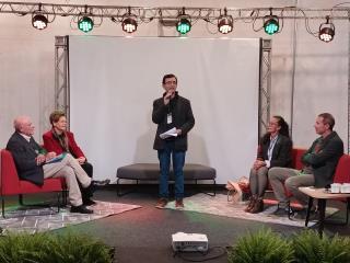 Mesa de abertura sobre Elydio dos Santos Netos, um dos patronos desta edição