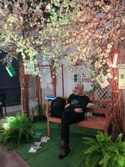 Autor homenageado, João Anzanello Carrascoza, em um dos ambientes da FLIPINDA 2025