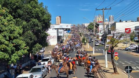 Cavalgada reúne 26 comitivas em Fernandópolis