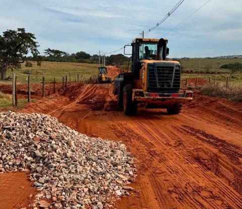 Fernandópolis faz readequações na Estrada Municipal “Alexandre Nossa”