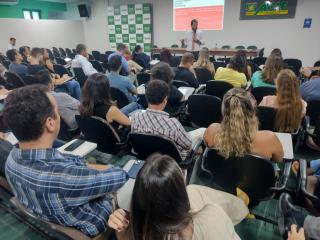 Procurador da AGU faz palestra sobre contratação pública na ACIF