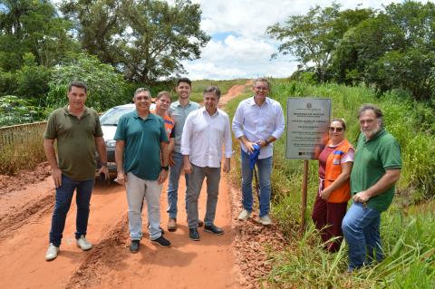 Nova ponte na estrada da Água Limpa é inaugurada