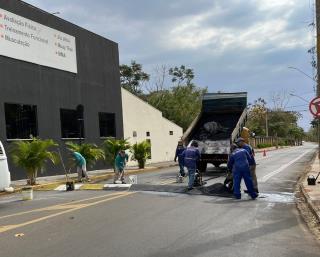Pontos críticos de trânsito recebem novas lombadas em Fernandópolis