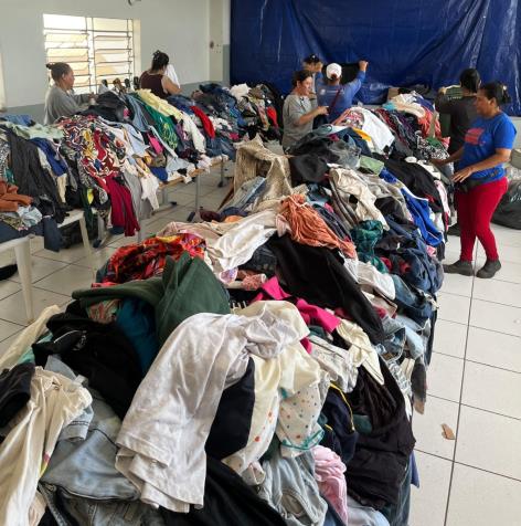 Último dia: Bazar Solidário Gratuito segue até às 17h