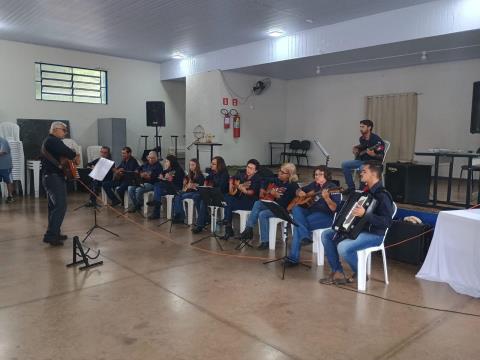 Orquestra de Violeiros realiza apresentação no Asilo São Vicente de Paulo
