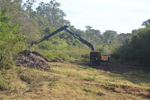 Começa o trabalho de desassoreamento da represa de Fernandópolis