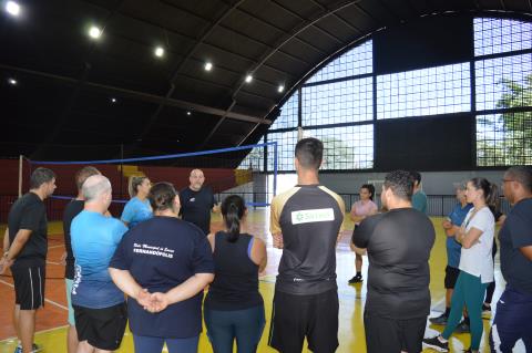 Técnicos de vôlei de Fernandópolis fazem capacitação com campeão da Liga Nacional