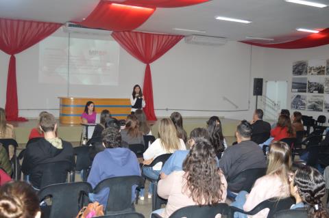 Exploração infantil foi tema de palestra de promotora em Fernandópolis