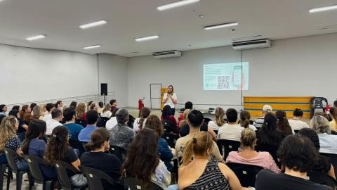 Secretaria capacita profissionais para rastreamento de câncer bucal