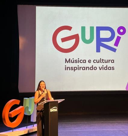 Apresentação Carina