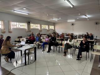 Ação do Cadastro Único no CCI orienta idosos sobre direitos e emissão da Carteira da Pessoa Idosa