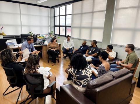 Prefeito assina projeto de lei que reserva vagas para pessoas pretas e pardas em concursos públicos