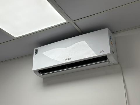 Prefeitura entrega 108 novos aparelhos de ar-condicionado para a Saúde Municipal