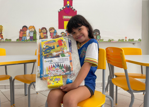 Da creche ao EJA: todos os alunos da Rede Municipal já estão com material escolar