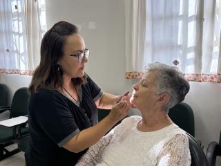 Mães receberam homenagem especial no Centro de Convivência do Idoso