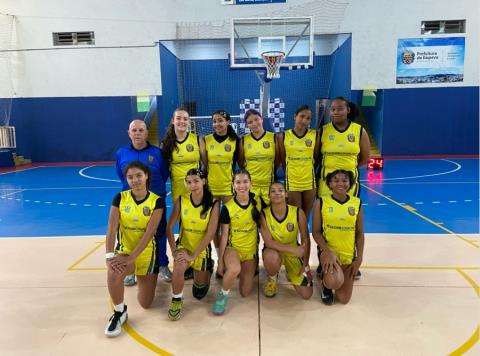 Basquete feminino Sub-15 vence Itapira com ampla vantagem pela LMB