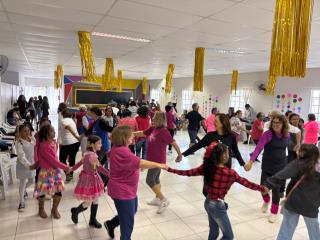 Festa Junina Intergeracional: um encontro de gerações e novas trocas de experiências