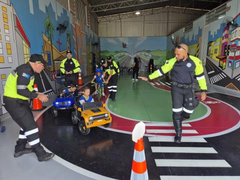 Minicidade recebe primeiras turmas do ano