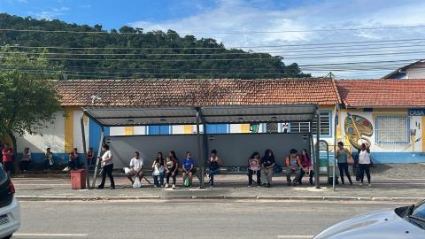 Novo ponto de ônibus em frente à Casa da Cultura já está em funcionamento