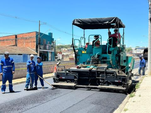 Obras avançam: asfalto novo chega à avenida José Tonoli, no Córrego da Lagoa