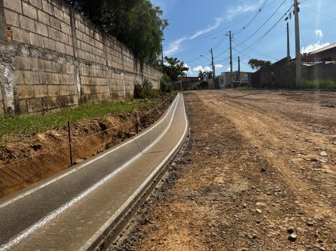 Prefeitura avança na colocação de guias e sarjetas no Barão da Boa Vista