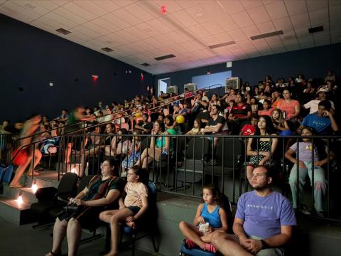 Cinema gratuito celebra 61 anos de Itupeva com sessões lotadas e exibições extras