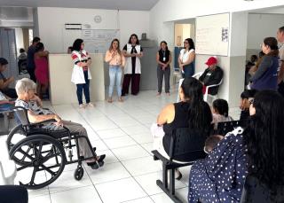 CRAS Parque das Hortênsias realiza ação de orientação na USF Santa Fé
