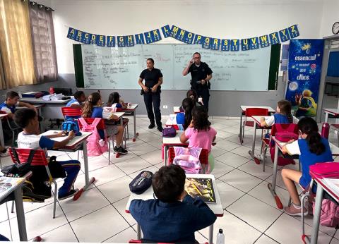 Pequeno Guerreiro inicia nova turma e leva cidadania e segurança para alunos da rede municipal