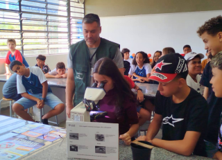 UVZ ministra palestra sobre a dengue em Escola Estadual