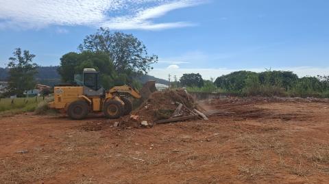 Ações de limpeza pública aumentam ritmo em Itupeva: muito trabalho em terrenos públicos e particulares
