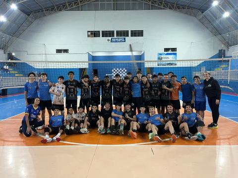 Sub-17 masculino de vôlei vence amistoso preparatório contra EVB Jundiaí