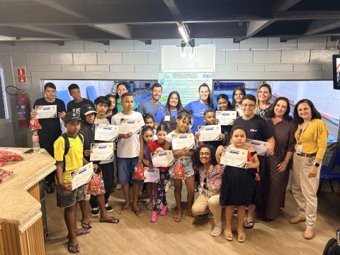 CRAS Monte Serrat conclui curso de natação para crianças e adolescentes em parceria com academia Best Fit