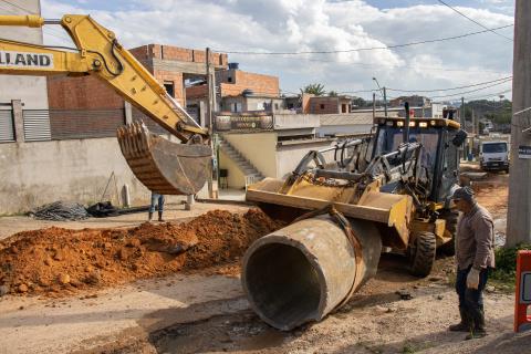 Prefeitura inicia instalação de tubulações para drenagem de águas pluviais no Barão da Boa Vista