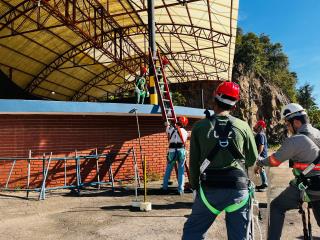 Servidores da UVZ passam por treinamento de trabalho em altura