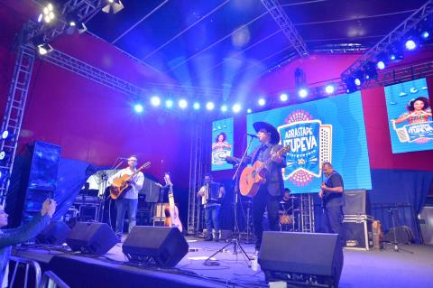 Arrastapé 2026 terá três dias de shows, quadrilhas, corrida, praça de alimentação e brinquedos
