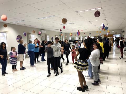 Crianças e adolescentes dos CRAS participam de atividades de integração e lazer educativo