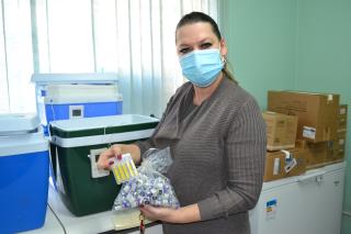 Pedreira inicia vacina de 35 anos de COVID 03