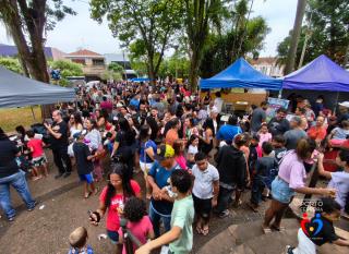 batch_Release 463-2025 - brinca na praça (7)